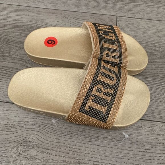 True religion woman’s sandals NWOT - Picture 2 of 6